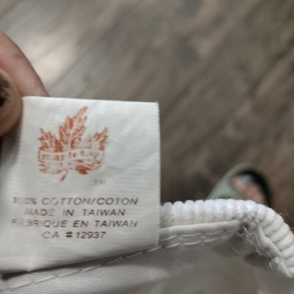 Vintage Corduroy Molson Canadian White Cap with Gold Leaf - Picture 5 of 7